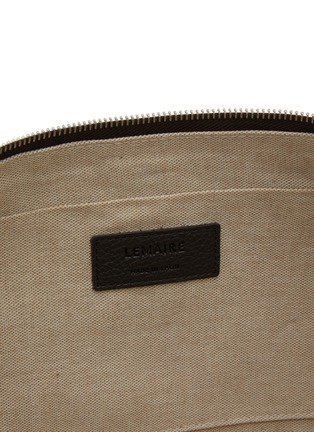 Detail View - Click To Enlarge - LEMAIRE - Medium Croissant Grained Leather Bag