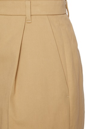  - EENK - High Rise Pleated Shorts