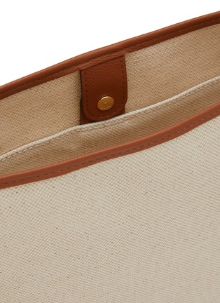 Detail View - Click To Enlarge - L/UNIFORM - The Small Postman No° 227