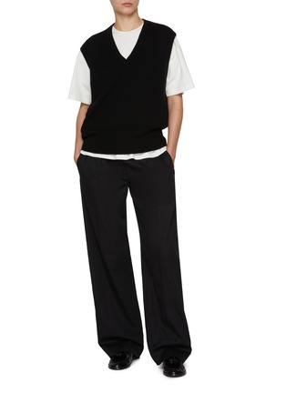 Figure View - Click To Enlarge - THE ROW - Levi V-Neck Cashmere Top