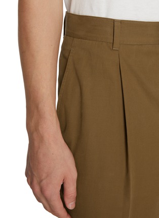  - THE ROW - Belamy Single Pleat Cotton Cashmere Pants