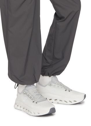 Figure View - Click To Enlarge - ON - Cloudtilt Low Top Men's Sneakers