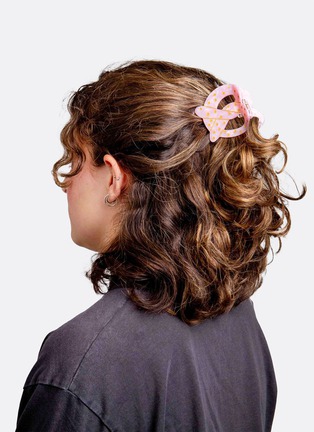 Detail View - Click To Enlarge - EAT MY SOCKS - Pretzel Hair Claw