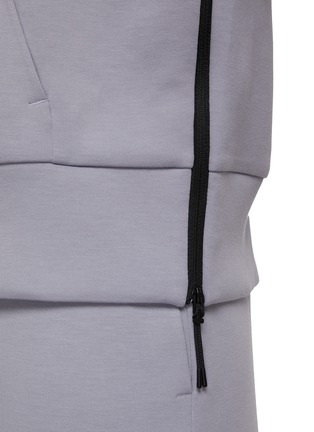  - ON - Focus Tech Hoodie