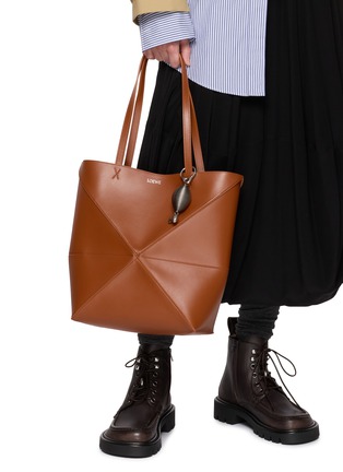 Figure View - Click To Enlarge - LOEWE - Oval Fish Spring Metal Bag Charm