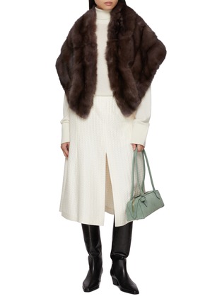 Figure View - Click To Enlarge - CHEVITE - Sable Fur Cape