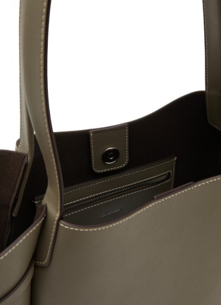 Detail View - Click To Enlarge - JOY GRYSON - Large Vase Leather Tote Bag