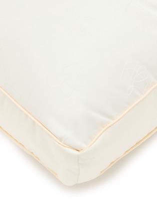 Detail View - Click To Enlarge - BRINKHAUS - Luxury Lifestyle Medium Iceland Down Box Pillow — Cream