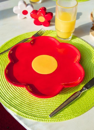 Detail View - Click To Enlarge - DOIY - Daisy Dreams Plate