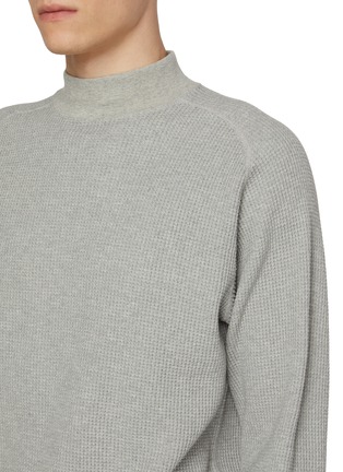  - J∞QUALITY - Mock Neck Cotton Waffle Knit Sweatshirt