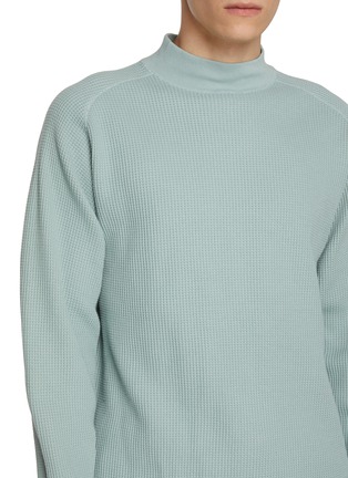  - J∞QUALITY - Mock Neck Cotton Waffle Knit Sweatshirt