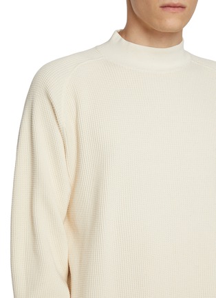  - J∞QUALITY - Mock Neck Cotton Waffle Knit Sweatshirt