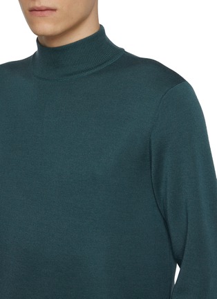  - J∞QUALITY - Mock Neck Cashmere Silk Knit Top