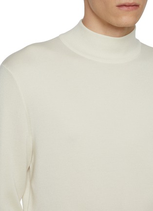  - J∞QUALITY - Mock Neck Cashmere Silk Knit Top
