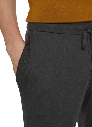  - J∞QUALITY - Elasticated Centre Press Cashmere Silk Jogger Pants