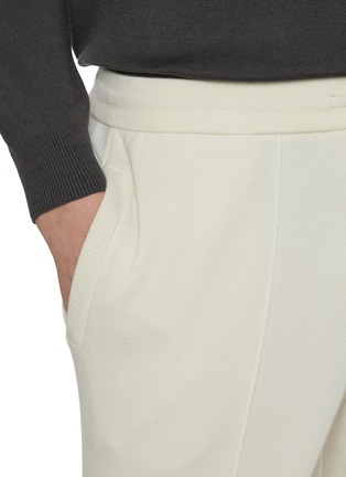  - J∞QUALITY - Elasticated Centre Press Cashmere Silk Jogger Pants