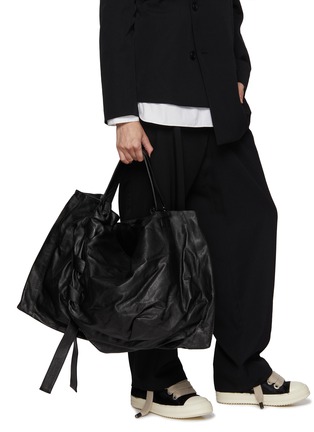 Figure View - Click To Enlarge - DISCORD YOHJI YAMAMOTO BAGS - Ribbon Leather Tote Bag