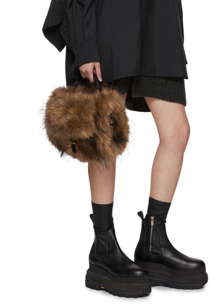 Figure View - Click To Enlarge - SACAI - Faux Fur Handbag