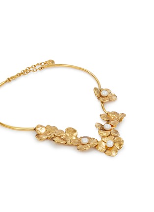 Detail View - Click To Enlarge - GOOSSENS - Flora Torque 24K Gold Plated Pearl Necklace