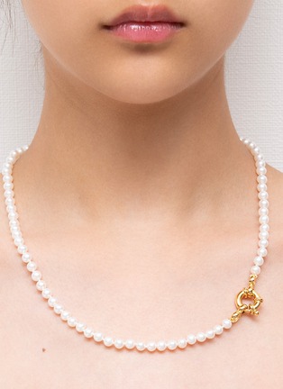 Detail View - Click To Enlarge - BIJOU DE M - Petite Genderless 18K Gold Plated Sterling Silver Freshwater Pearl Necklace