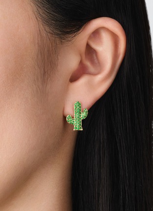 Detail View - Click To Enlarge - BIJOU DE M - Cactus 18K Gold Garnet Single Earring