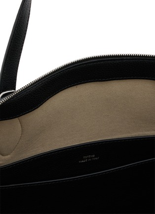 Detail View - Click To Enlarge - TOTEME - Medium Grained Leather Bag