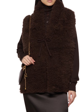 Figure View - Click To Enlarge - YVES SALOMON - Echarpe Feather Shearling Scarf