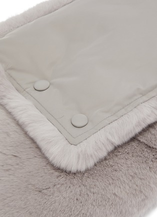 Detail View - Click To Enlarge - YVES SALOMON - Echarpe Feather Technical Fabric Scarf
