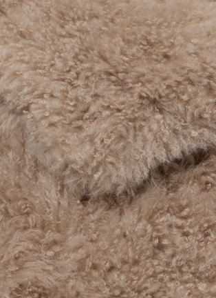 Detail View - Click To Enlarge - YVES SALOMON - Echarpe Feather Shearling Scarf