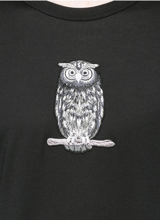 Detail View - Click To Enlarge - - - Owl patch embroidery cotton T-shirt