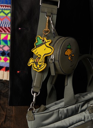 Peanuts x Anya Hindmarch キーホルダー ANYA HINDMARCH | X Peanuts Woodstock Key Charm | Women