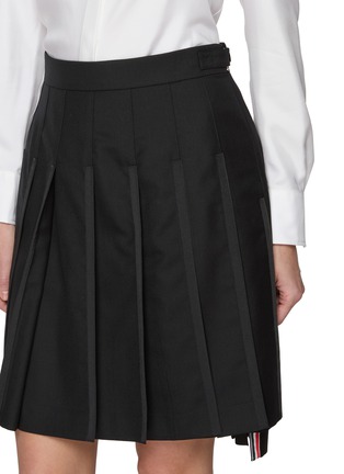  - THOM BROWNE - Tipping Pleated Wool Skirt