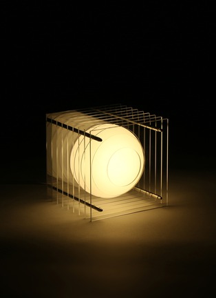 Detail View - Click To Enlarge - BẰNG - Lớp Small Square Table Lamo — Clear