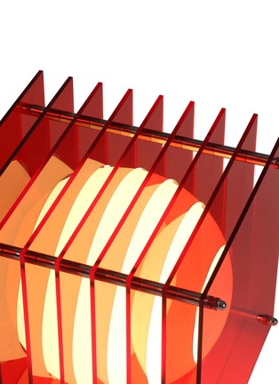 Detail View - Click To Enlarge - BẰNG - Lớp Small Square Table Lamo — Red