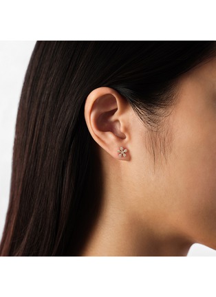 Detail View - Click To Enlarge - BIJOU DE M - Petit Flower 18K Gold Diamond Single Stud Earring