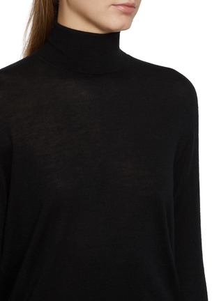  - THE ROW - Muser Long Sleeve Cashmere Knit Top