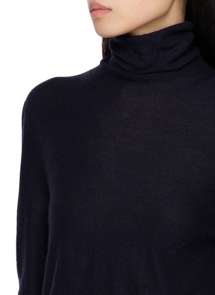  - THE ROW - Mya Turtleneck Cashmere Knit Top