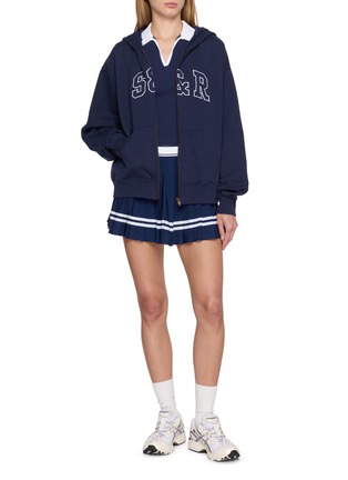 Figure View - Click To Enlarge - SPORTY & RICH - Serif Logo Waistband Pleated Mini Skirt