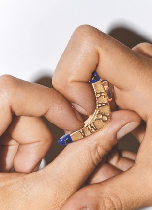 Detail View - Click To Enlarge - MARIE LICHTENBERG - Karma 18K Gold Lapis Pendant