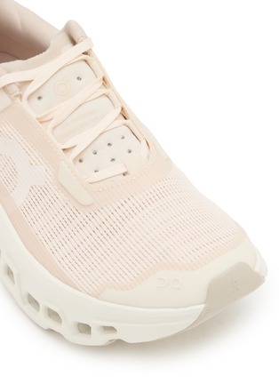 Detail View - Click To Enlarge - ON - Cloudmonster Void Low Top Lace Up Women's Sneakers