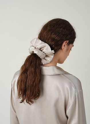 Detail View - Click To Enlarge - SILKY MIRACLE - Miracle Silk Scrunchie — Galaxy Grey