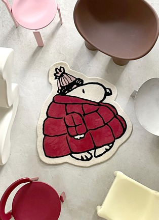 Detail View - Click To Enlarge - MAISON DEUX - x Peanuts Puffer Jacket Rug — Red/Pink