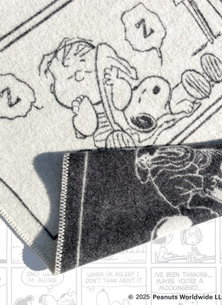 Detail View - Click To Enlarge - MAISON DEUX - x Peanuts ZZZ Comic Blanket