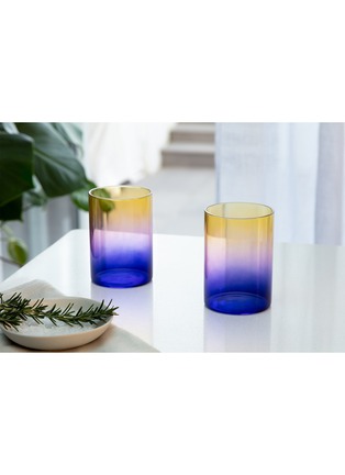 Detail View - Click To Enlarge - BLOCK DESIGN - Three Tone Gradient Glasses Set of 2 — Pink/Blue