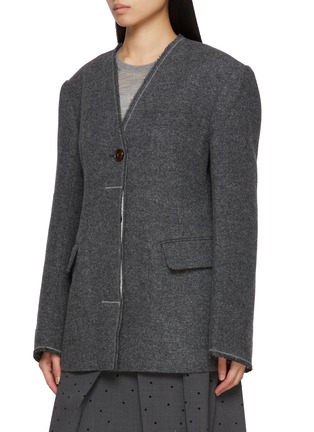 Detail View - Click To Enlarge - FAFAMOON - Knit Stand Collar Wide Shoulder Waist Cinched Blazer