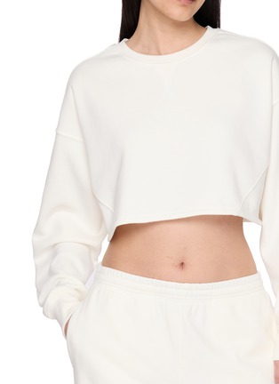  - BEYOND YOGA - LuxeFleece Boxy Cropped Sweatshirt