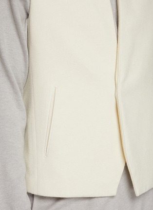  - MAGNUS & NOVUS - Stand Collar V-Neck Vest