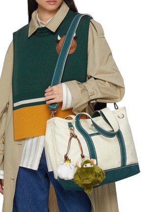 BAZ & FRIENDS | Stingy Mini Plush Bag Charm Tote