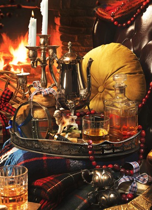 Detail View - Click To Enlarge - PIECEWORK - Merry & Bright 1000-Piece Puzzle