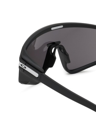 Detail View - Click To Enlarge - OAKLEY - Latch™ Panel Prizm Lenses Sunglasses